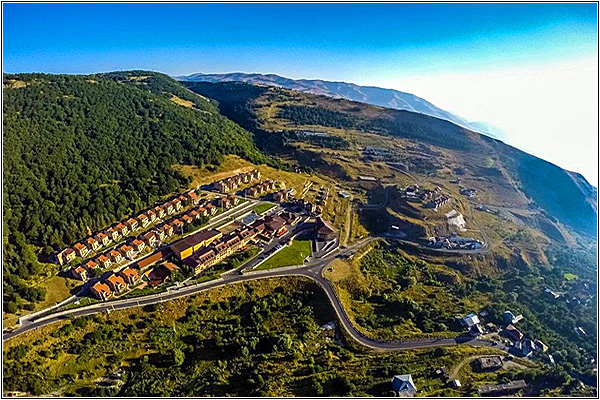 Популярный курорт Цахкадзор в Армении