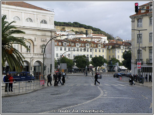 Лиссабон - столица, крупнейший город и главный порт Португалии.