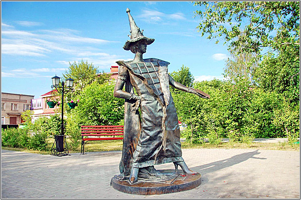 Памятник шоколаду в Покрове