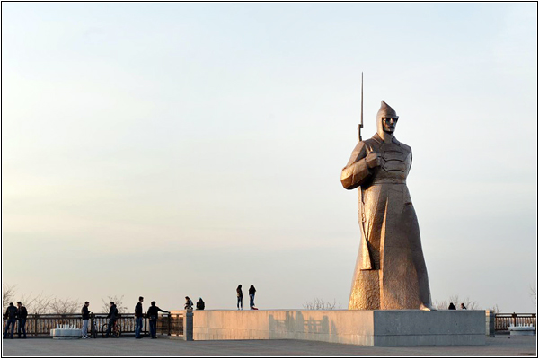 Памятник красноармейцу в Ставрополе