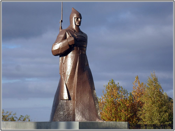 Памятник, установленный в ознаменование пятидесятилетия освобождения Ставрополя от белогвардейцев