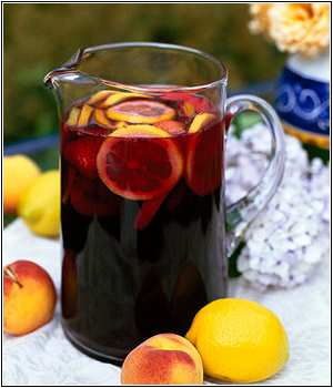 Сангрия (sangria) — традиционный испанский коктейль