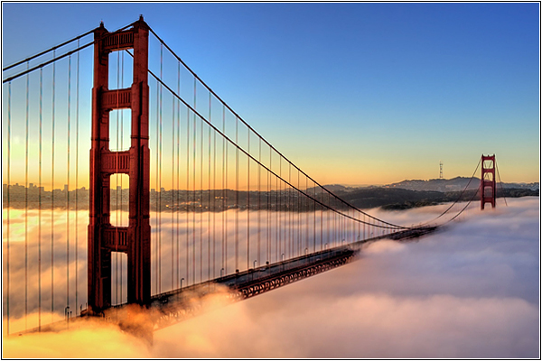 Мост Золотые Ворота в тумане