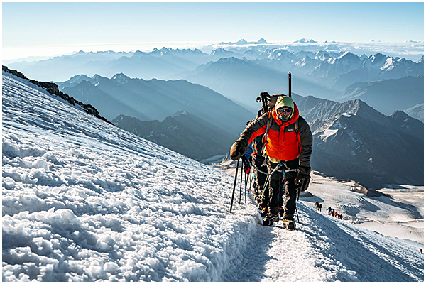 Страна Ветров: Восхождение на Эльбрус с юга (комфорт)